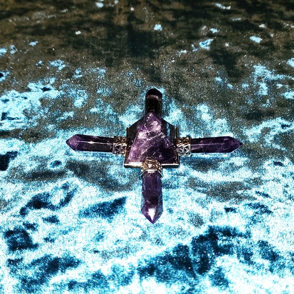 4 Rockcloud Pyramid Energy Generators - Picture 4 of 8